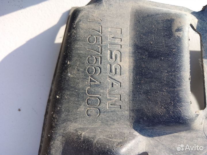 Крепления топливной магистрали Nissan