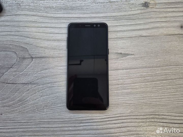 Samsung Galaxy A8 (2018), 4/32 ГБ