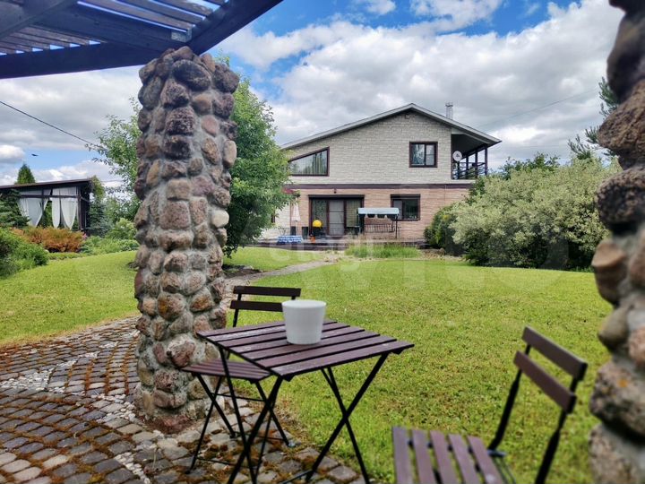 Дом 220,7 м² на участке 21 сот.