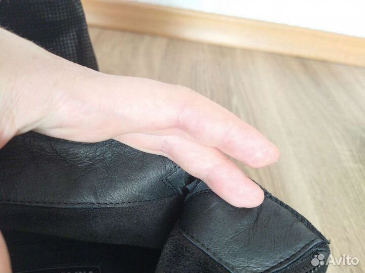 Абсолютно новые кожаные ботинки ботильоны