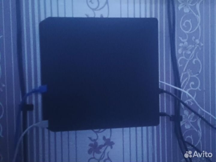 Ps4 + 4 игры на диске