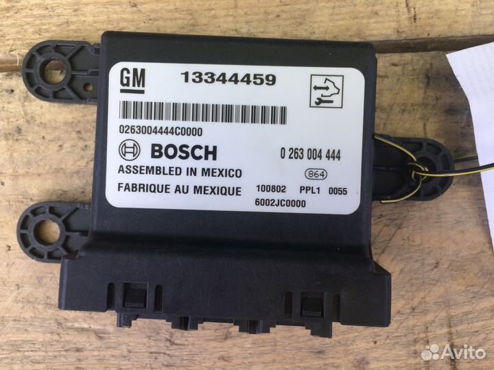 Блок управления парктроником Opel Astra J