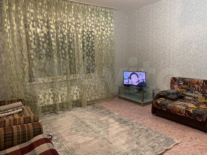 1-к. квартира, 42 м², 1/9 эт.