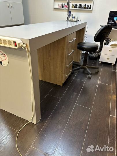 Маникюрный стол двойной