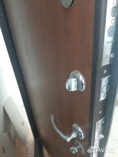 Дверь входная металлическая