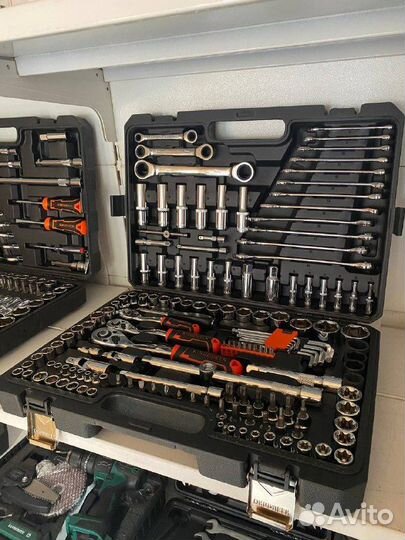 Набор головок и ключей 150 предметов