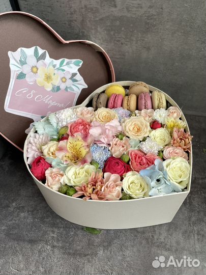 Цветы корпоративные подарки на 8 марта