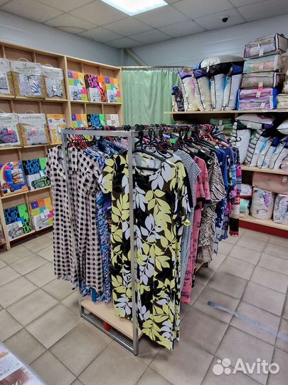 Оборудование и стелажи для магазина текстиля