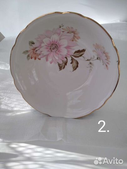 Посуда: блюда, чашки, стаканы, тарелки, ложки