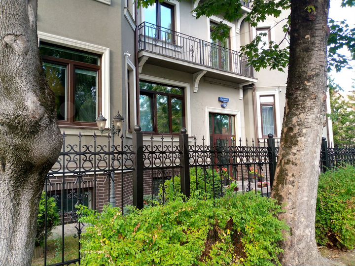 3-к. квартира, 112,6 м², 1/4 эт.