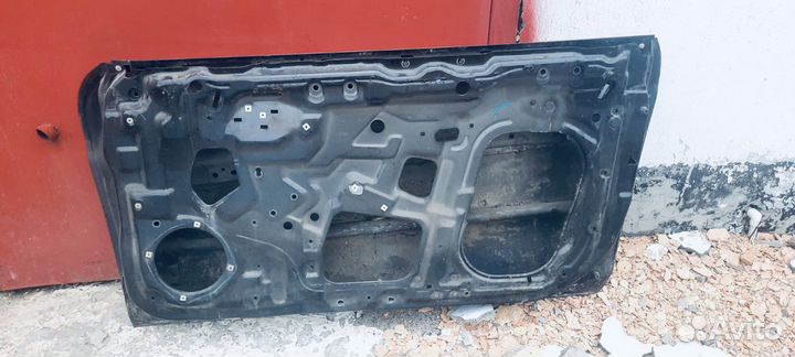 Продам дверь на Hyundai Tiburon (Хендай Тибурон)