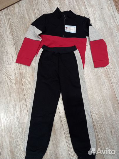 Костюм спортивный