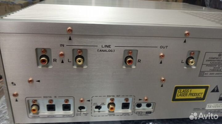 Топовый CD-рекордер Pioneer PDR-09