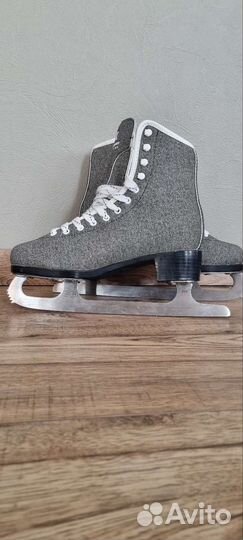 Коньки женские 37