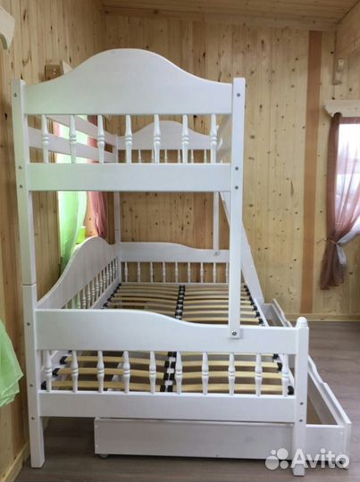 Двухъярусная кровать