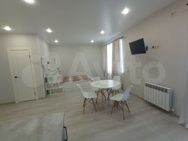 Квартира-студия, 35,7 м², 1/9 эт.