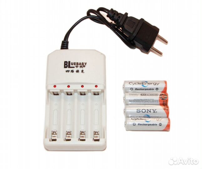 Зарядное устройство с аккумуляторами AA