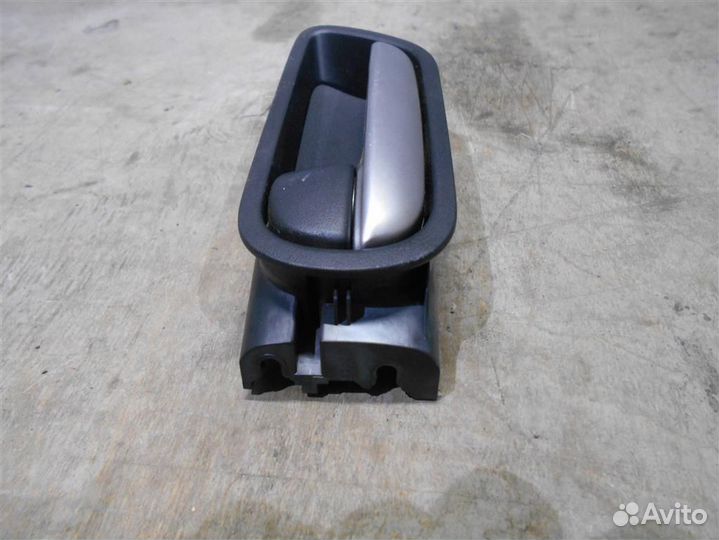 Ручка двери задней внутренняя левая от Mazda Mazd