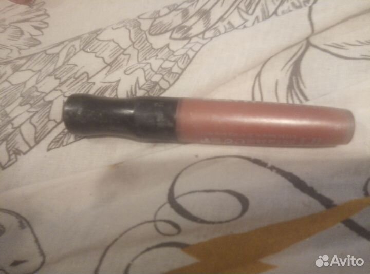 Блеск для губ, помада, тинт