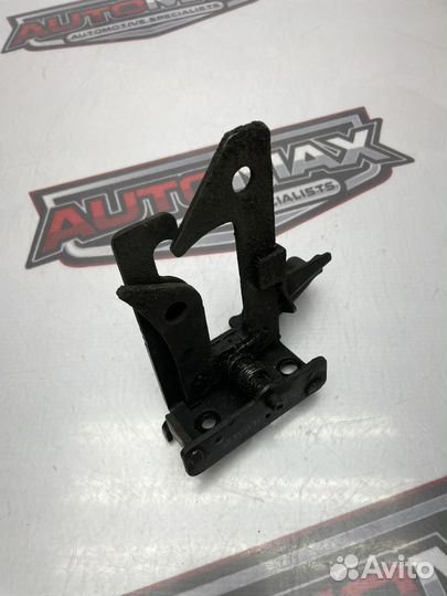 Крюк капота Mercedes E W212 2014 Wagon