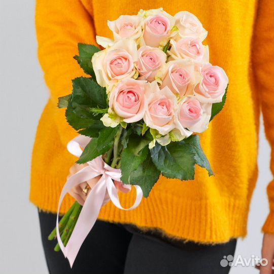 Букет роз с беспл. доставкой