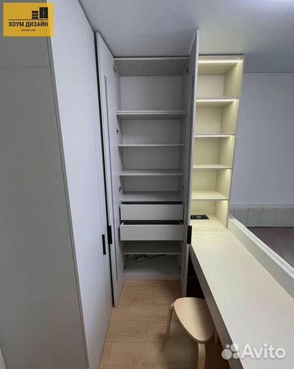 Рабочая зона со шкафом детская