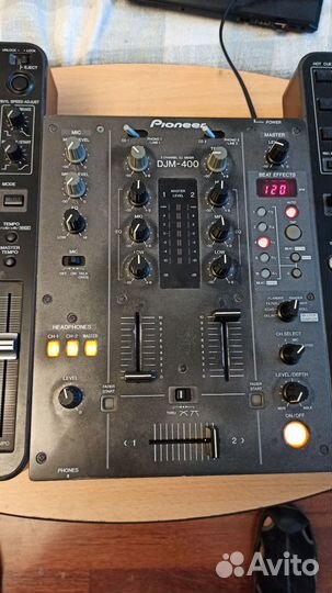 Dj микшер Pioneer DJM 400