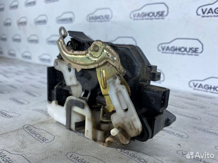 Замок двери задний левый Mitsubishi Lancer 9 1.6