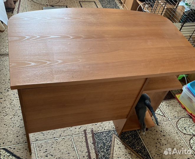 Компьютерный стол