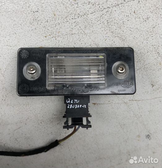 Фонарь плафон подсветки номера Шкода Йети Фабия 2