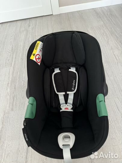 Автолюлька Cybex Aton B2 i-Size Volcano Black