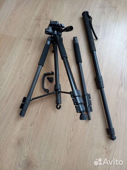 Штатив для видеокамеры
