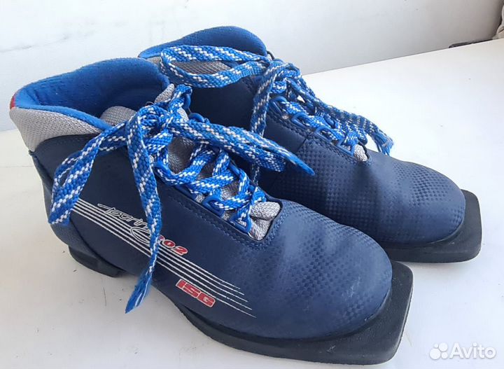 Лыжные ботинки