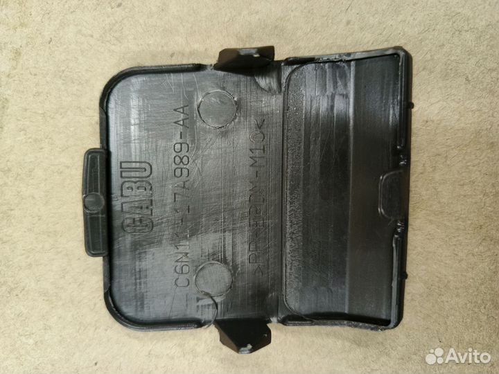 Заглушка переднего бампера