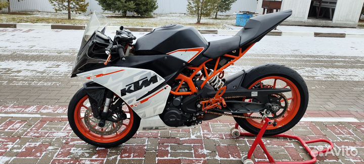 Мотоцикл KTM RC390
