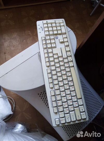 Монитор и клавиатура