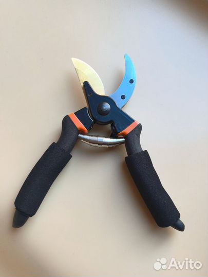 Секатор садовый