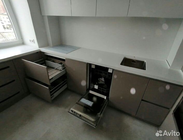 Кухонный гарнитур угловой в потолок на заказ