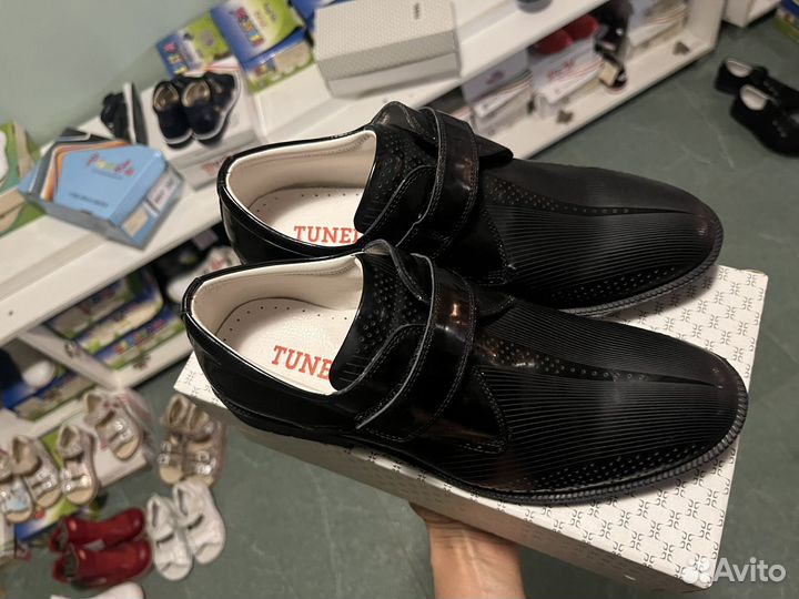 Школьные туфли