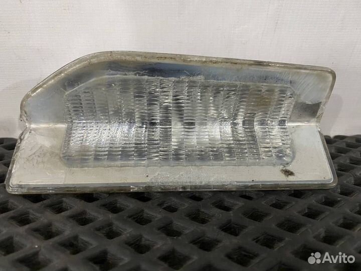 Плафон двери правой Volvo FH4 84810911