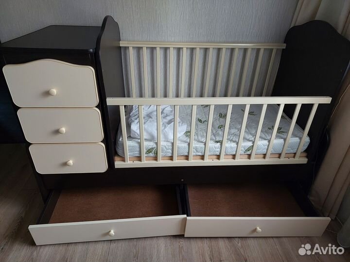 Детская кроватка трансформер с маятником