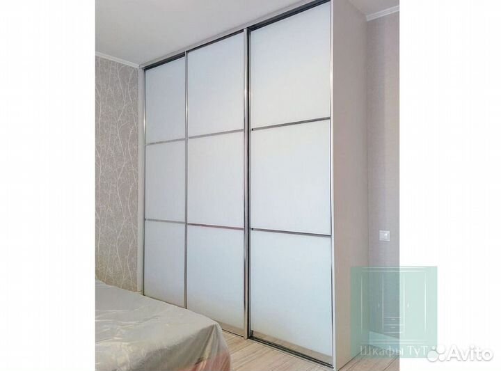 Шкаф с зеркалом