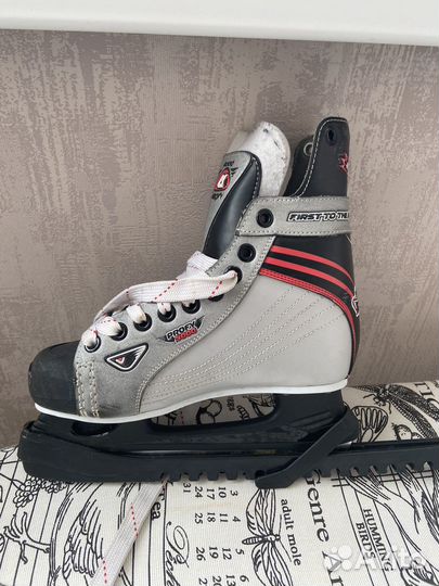 Коньки хоккейные