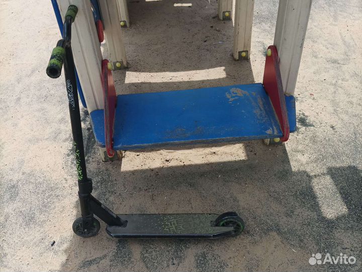 Трюковой самокат стрит