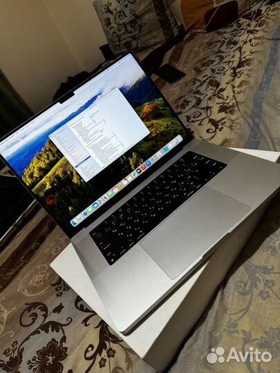 Macbook 16 pro M3 pro 512