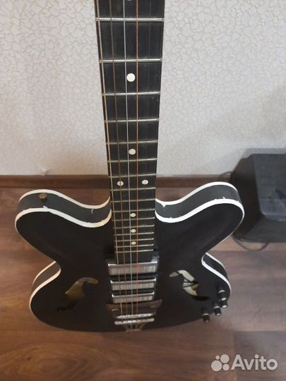 Электрогитара