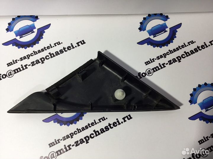 Крышка зеркала внутренняя правая Mazda 3 BK 2003-2