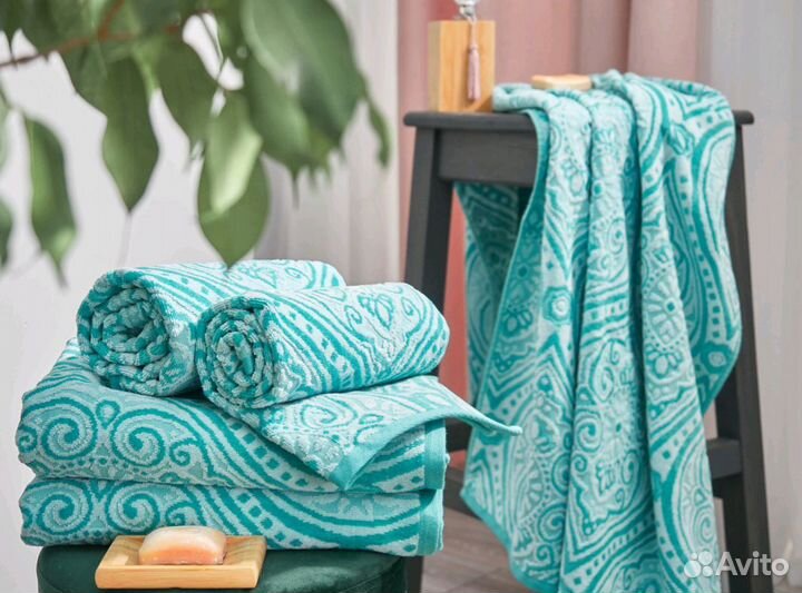 Набор велюровых полотенец (50х90 и 70х140 см)новый