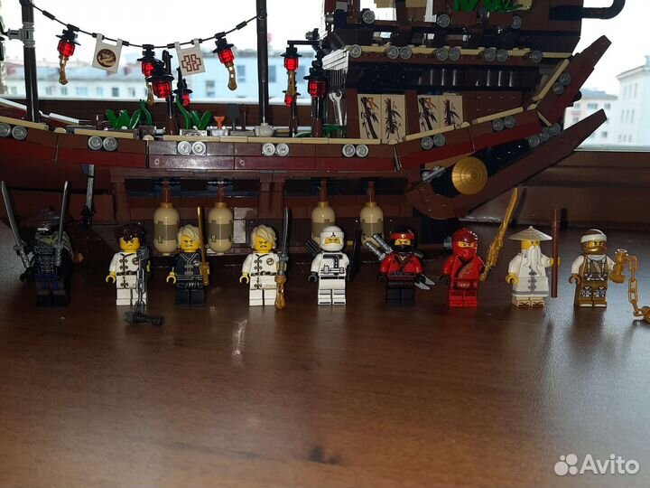 Lego Ninjago movie 70618 Корабль Мастера Ву