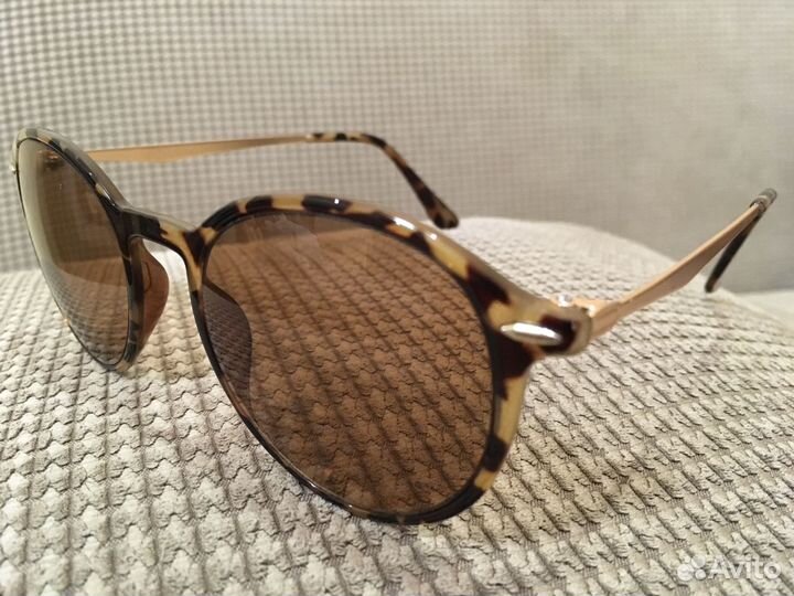 Очки солнцезащитные